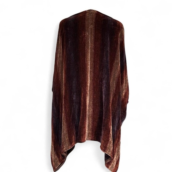 Handwoven brown chenille wrap with armholes - Picture 3 of 6